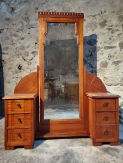 Coiffeuse art déco en acajou avec miroir biseauté inclinable, France, années 1920–1930
