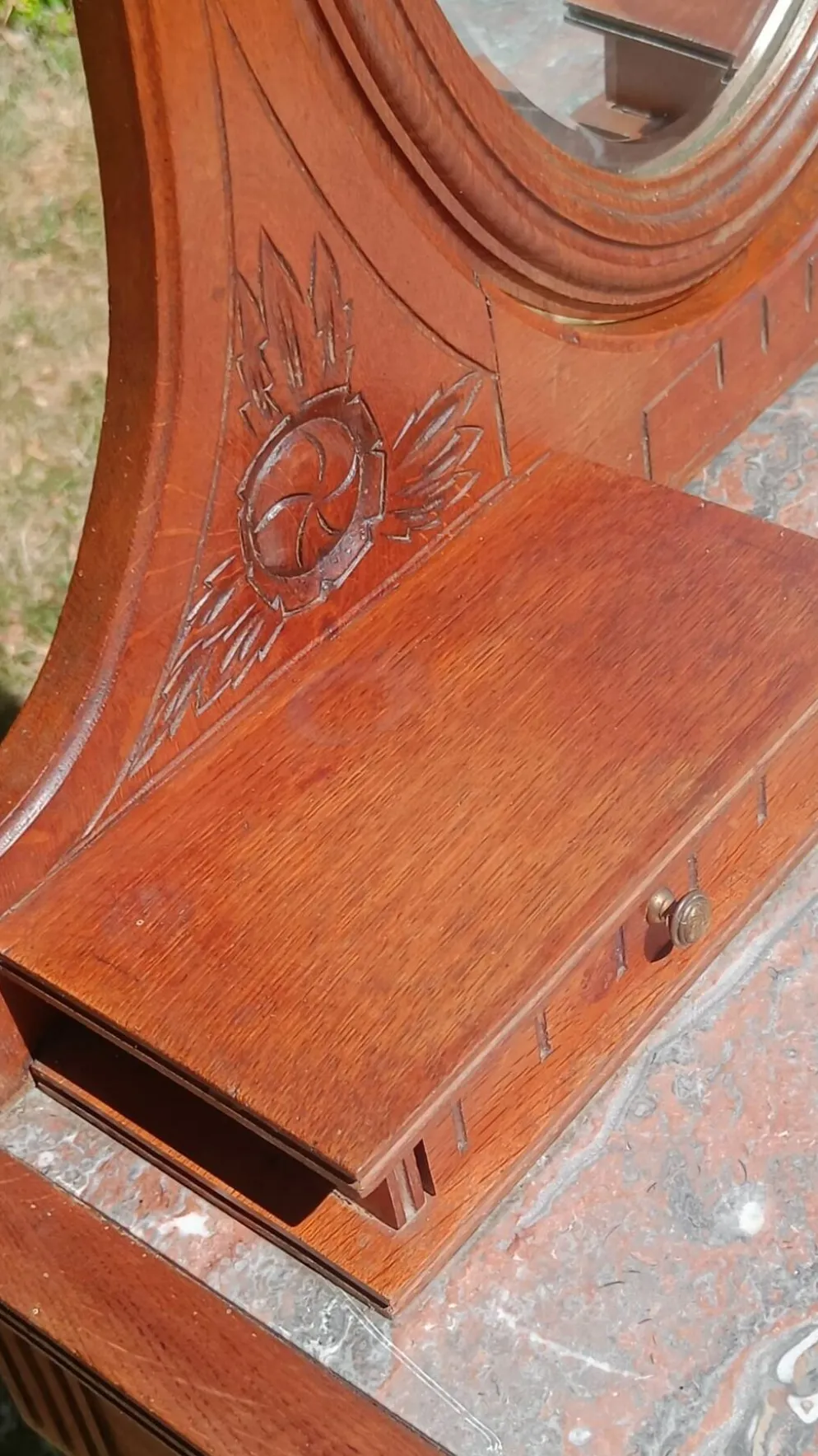 Coiffeuse Art déco en chêne, plateau en marbre et miroir pivotant