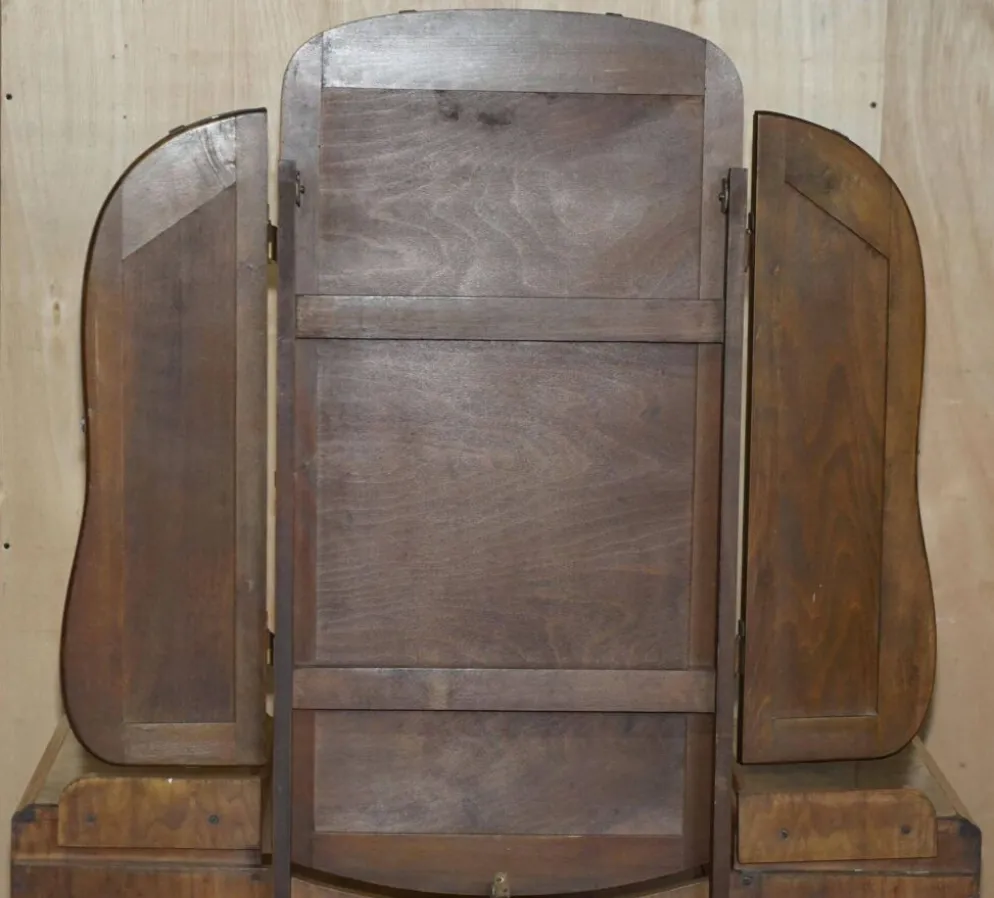 Coiffeuse Art Déco en noyer satiné avec miroir, vers 1930