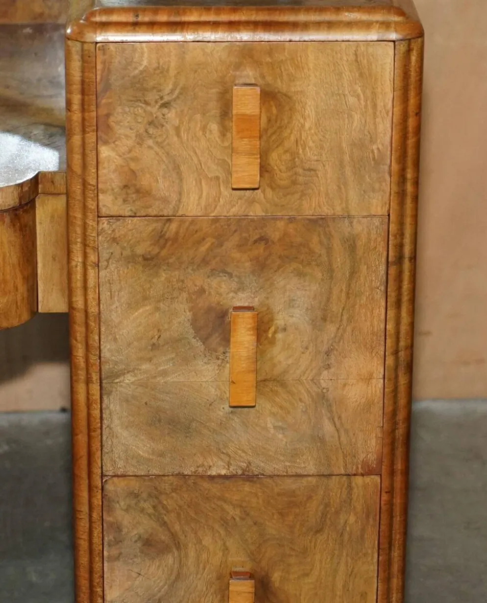 Coiffeuse Art Déco en noyer satiné avec miroir, vers 1930