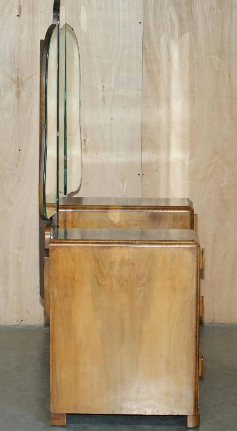 Coiffeuse Art Déco en noyer satiné avec miroir, vers 1930