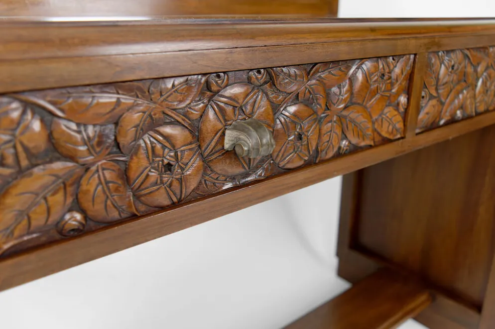 Coiffeuse art déco en noyer sculpté, france, vers 1930