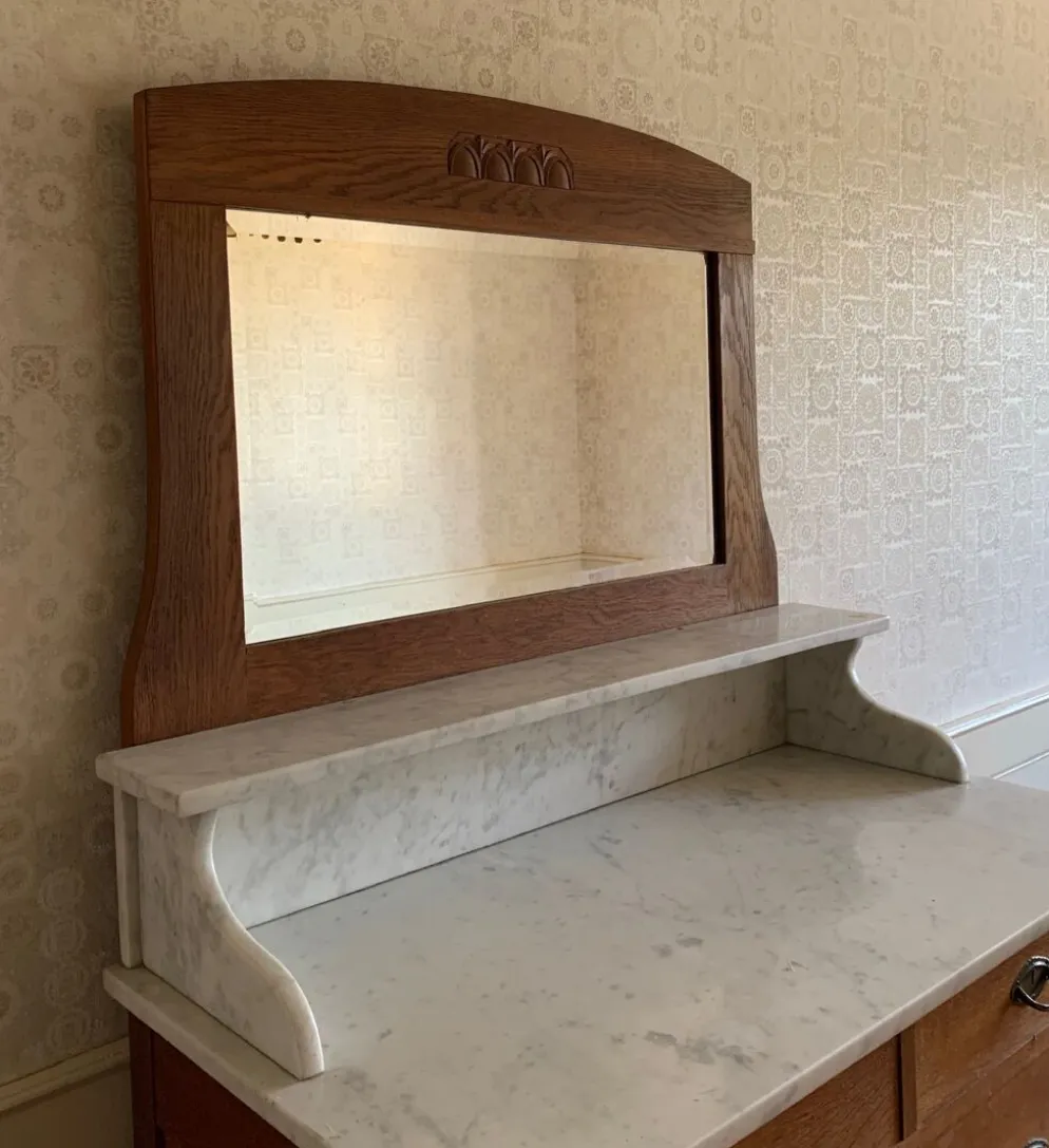 Coiffeuse avec dessus marbre 19ème siècle