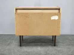 Coiffeuse avec miroir des années 1970 UP Zavody République tchèque.