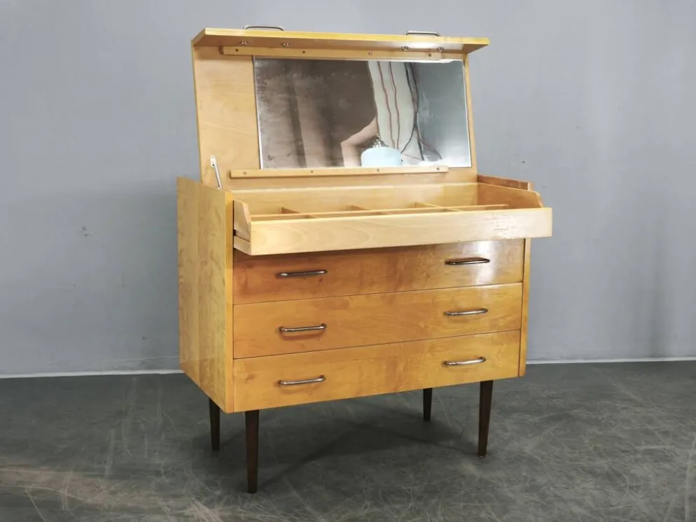 Coiffeuse avec miroir des années 1970 UP Zavody République tchèque.