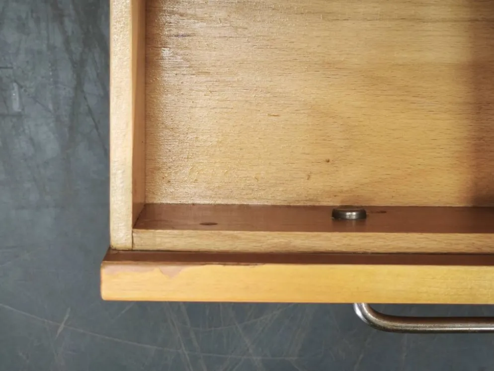 Coiffeuse avec miroir des années 1970 UP Zavody République tchèque.