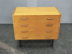 Coiffeuse avec miroir des années 1970 UP Zavody République tchèque.