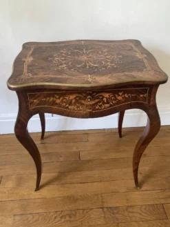 Coiffeuse avec miroir style Louis XV