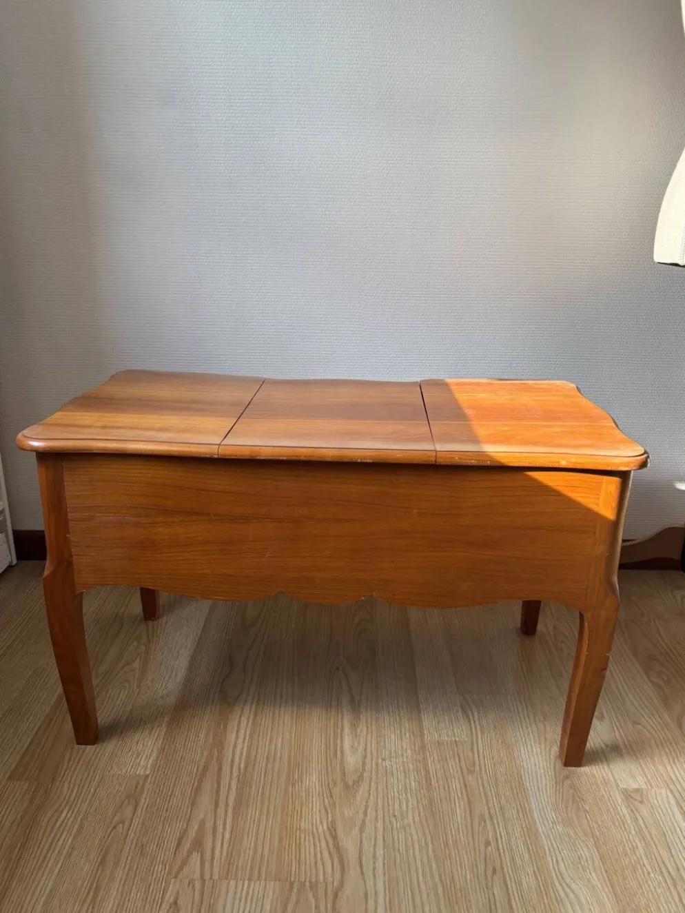 Coiffeuse basse en bois des années 60-70