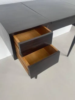 Coiffeuse/Bureau vintage des années 1950 en bois massif, style Gio Ponti avec miroir.