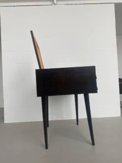 Coiffeuse/Bureau vintage des années 1950 en bois massif, style Gio Ponti avec miroir.