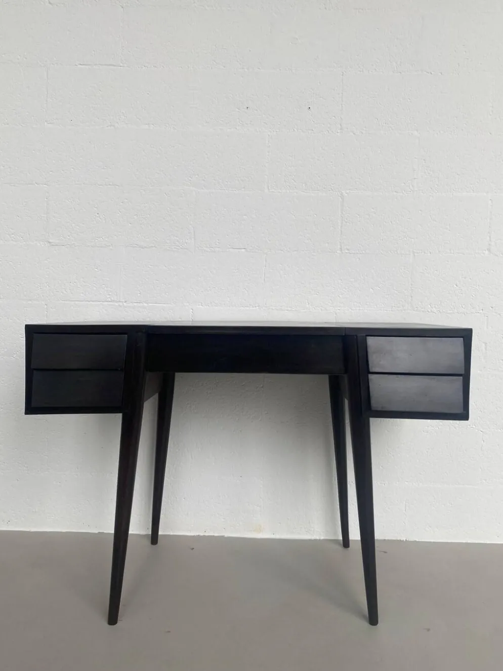Coiffeuse/Bureau vintage des années 1950 en bois massif, style Gio Ponti avec miroir.