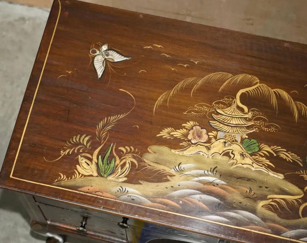 Coiffeuse chinoise circa 1920 en noyer avec décoration Chinoiserie
