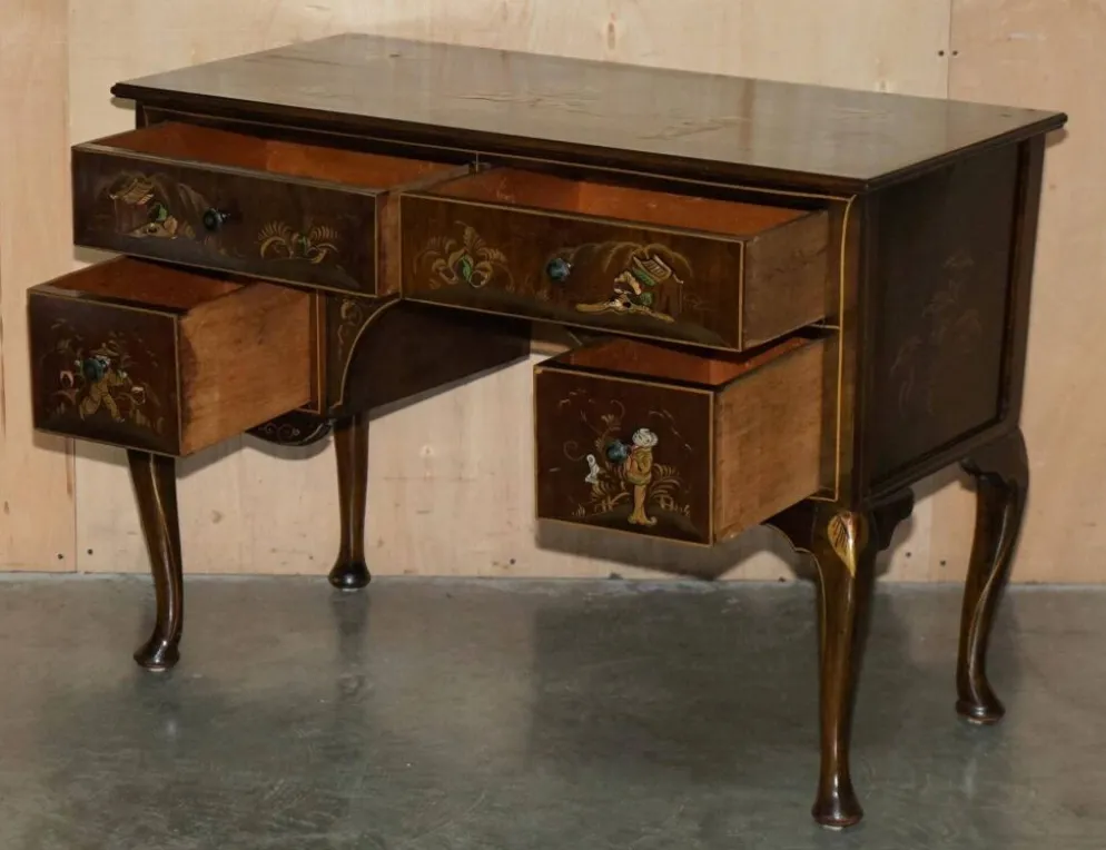 Coiffeuse chinoise circa 1920 en noyer avec décoration Chinoiserie