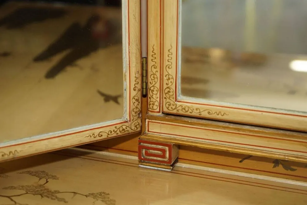 Coiffeuse chinoiserie en noyer avec tabouret