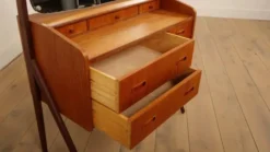 Coiffeuse danoise vintage en teck
