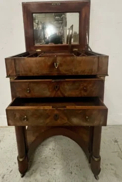 Coiffeuse de dame d'époque Empire en acajou et placage XIX siècle