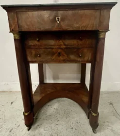 Coiffeuse de dame d'époque Empire en acajou et placage XIX siècle