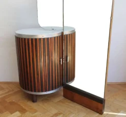 Coiffeuse des années 1930 par UP Brno