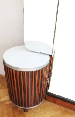 Coiffeuse des années 1930 par UP Brno