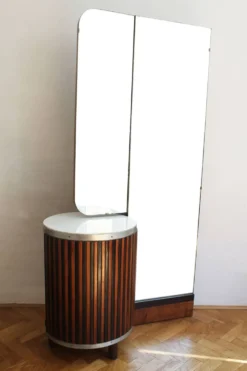 Coiffeuse des années 1930 par UP Brno