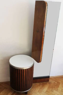 Coiffeuse des années 1930 par UP Brno