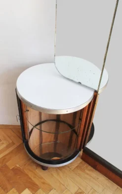 Coiffeuse des années 1930 par UP Brno