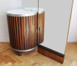 Coiffeuse des années 1930 par UP Brno