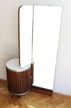 Coiffeuse des années 1930 par UP Brno