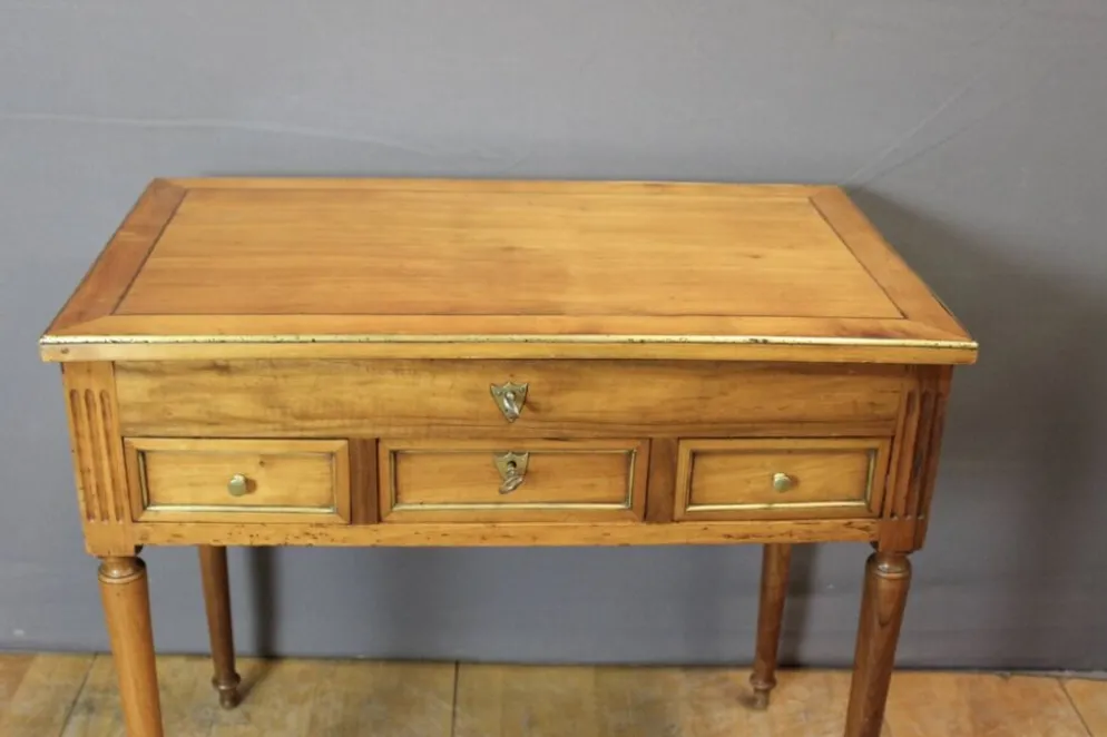Coiffeuse d'homme en Merisier , époque Directoire