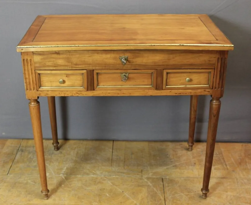 Coiffeuse d'homme en Merisier , époque Directoire