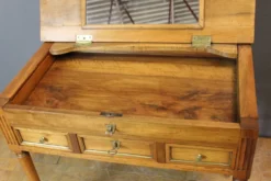 Coiffeuse d'homme en Merisier , époque Directoire