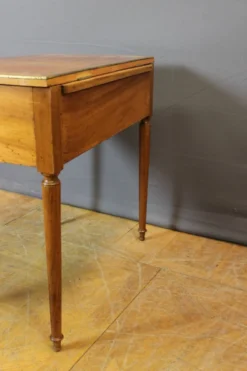Coiffeuse d'homme en Merisier , époque Directoire