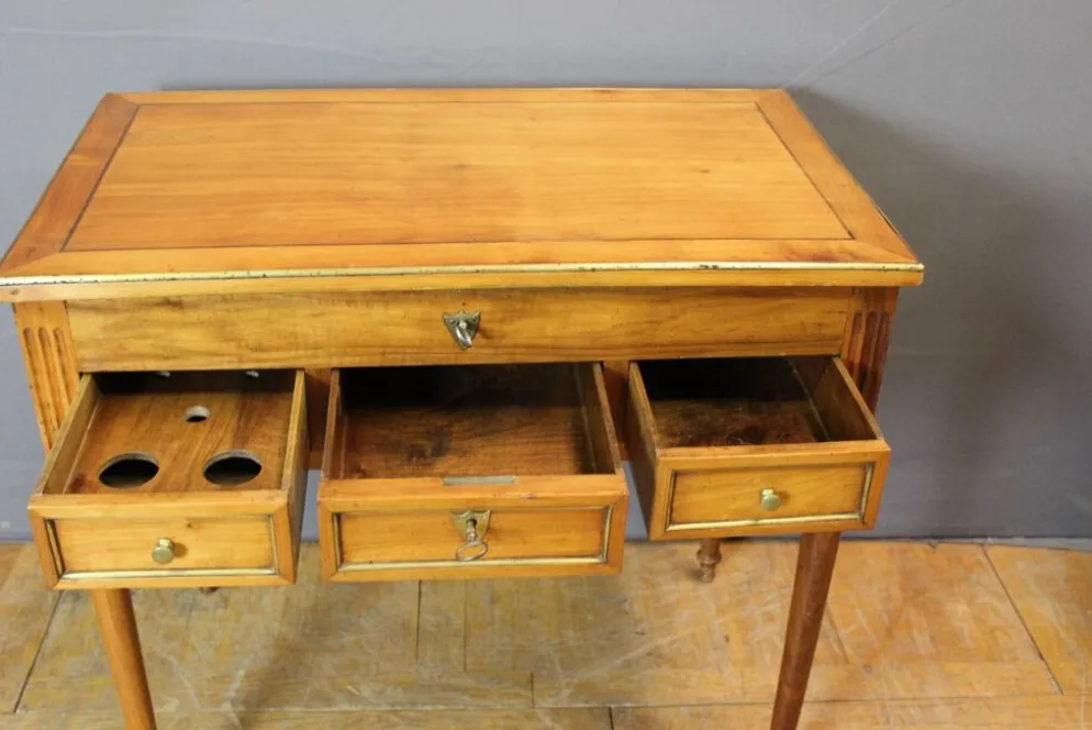 Coiffeuse d'homme en Merisier , époque Directoire