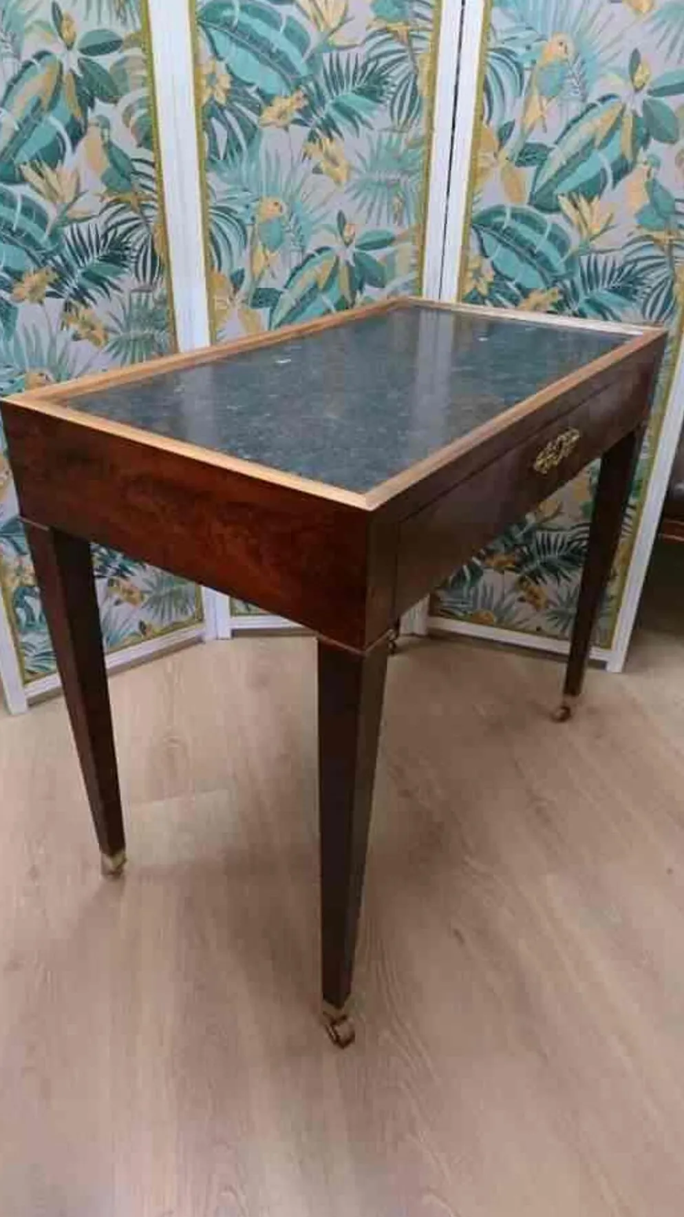 Coiffeuse d’homme Louis XVI en placage d’acajou 19eme