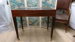 Coiffeuse d’homme Louis XVI en placage d’acajou 19eme