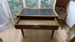 Coiffeuse d’homme Louis XVI en placage d’acajou 19eme