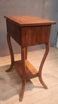 Coiffeuse du dix-neuvieme sciecle