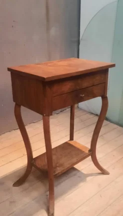 Coiffeuse du dix-neuvieme sciecle