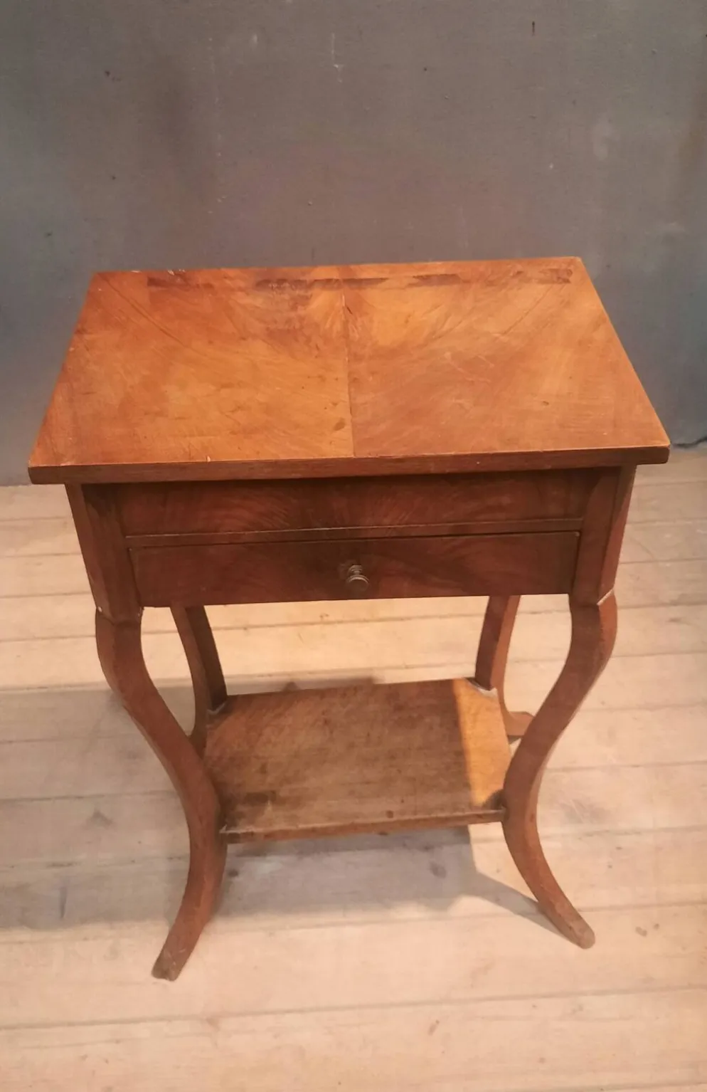 Coiffeuse du dix-neuvieme sciecle