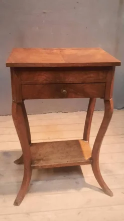 Coiffeuse du dix-neuvieme sciecle