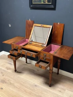 Coiffeuse du XVIIIe siècle