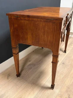 Coiffeuse du XVIIIe siècle