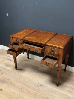 Coiffeuse du XVIIIe siècle