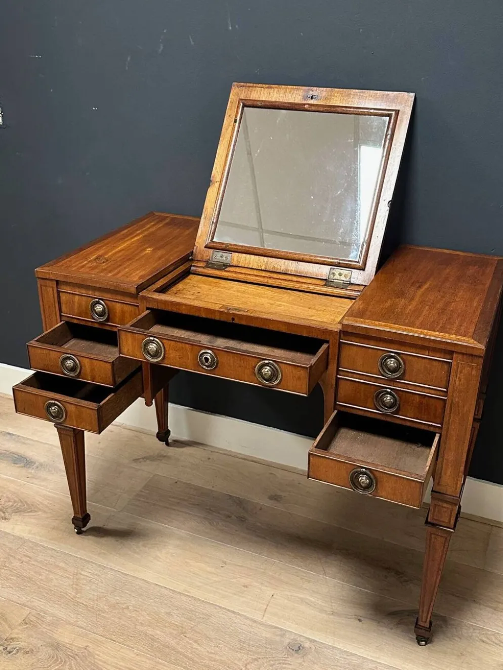 Coiffeuse du XVIIIe siècle