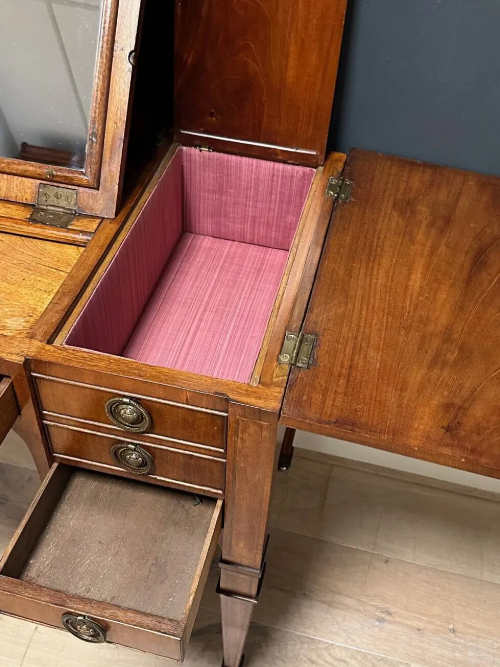 Coiffeuse du XVIIIe siècle