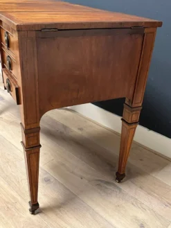 Coiffeuse du XVIIIe siècle