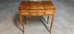 Coiffeuse Ecritoire d'Epoque en fruitier de style Louis XV.