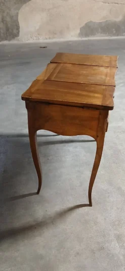 Coiffeuse Ecritoire d'Epoque en fruitier de style Louis XV.