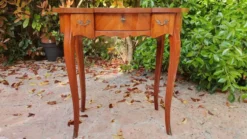 Coiffeuse en acajou style Louis XV